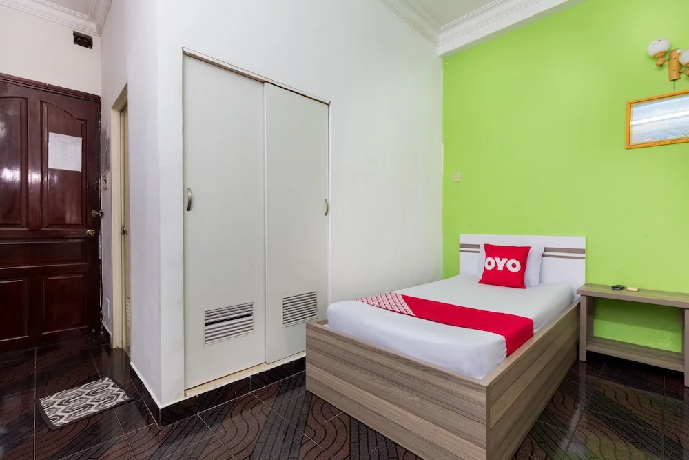 Oyo 558 Hoang Linh Hotel