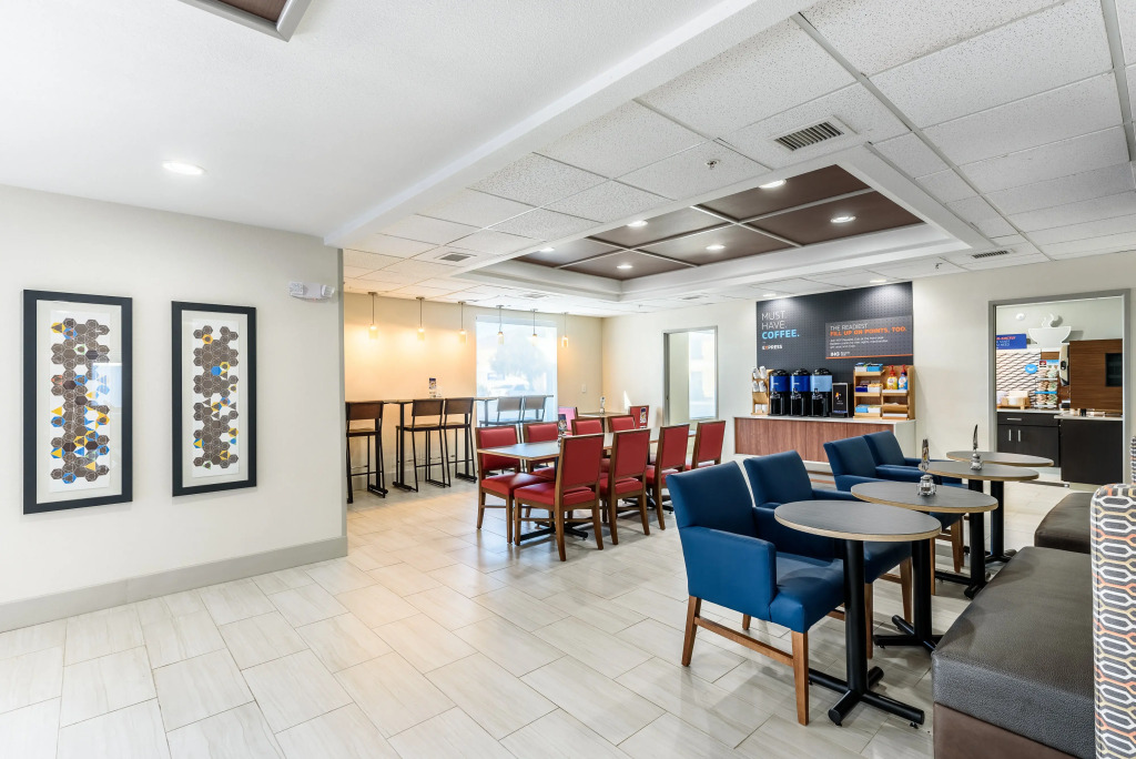Holiday Inn Express Hotel and Suites Bastrop by IHG