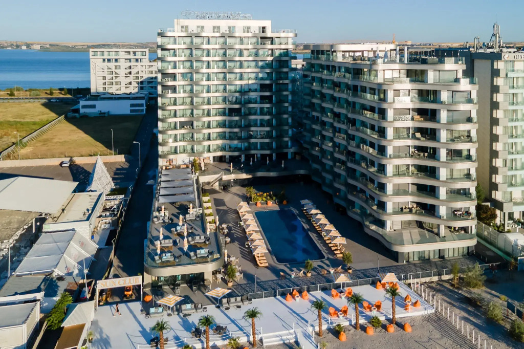 Crowne Plaza Constanta - Mamaia Beach by IHG