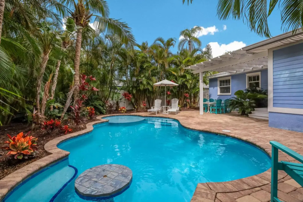 Bean Point Beach Cottage - 709 N Bay