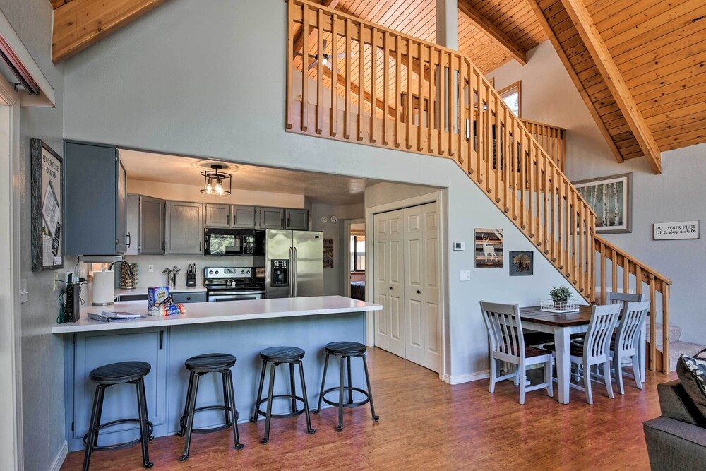 Modern Mountain Chalet: Munds Park Retreat w/ Deck