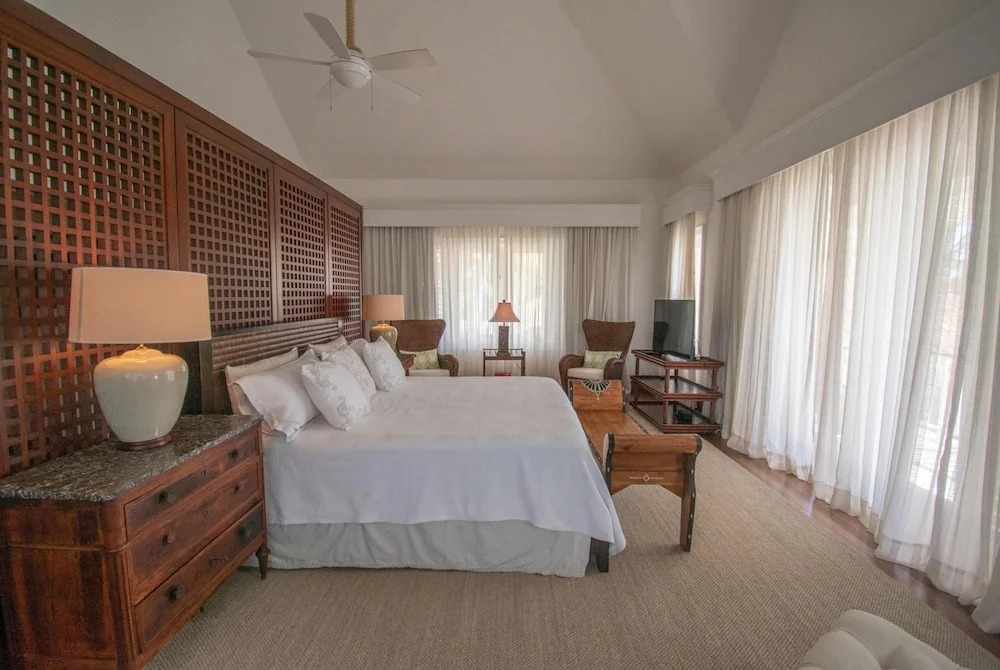Ocean Front Luxury Villa in Golf and Beach Resort