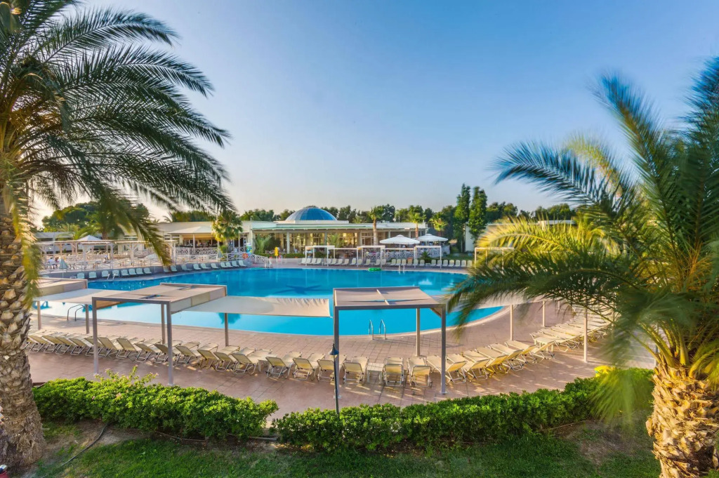 Kipriotis Maris Suites by Anayia All Inclusive Resorts
