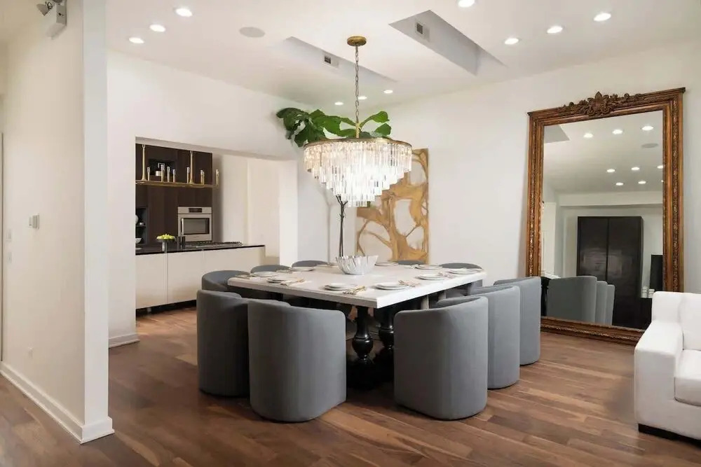 Luxury 4BD Gold Coast Penthouse With Deck Views