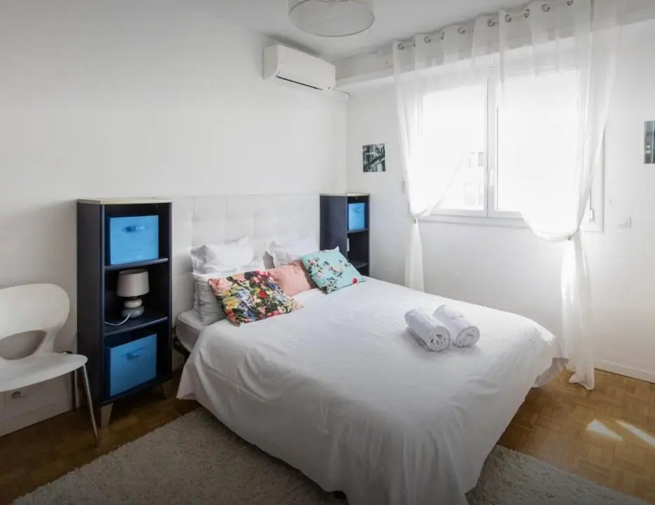 Stunning 2 bed Flat Nice front of the beach Seaview