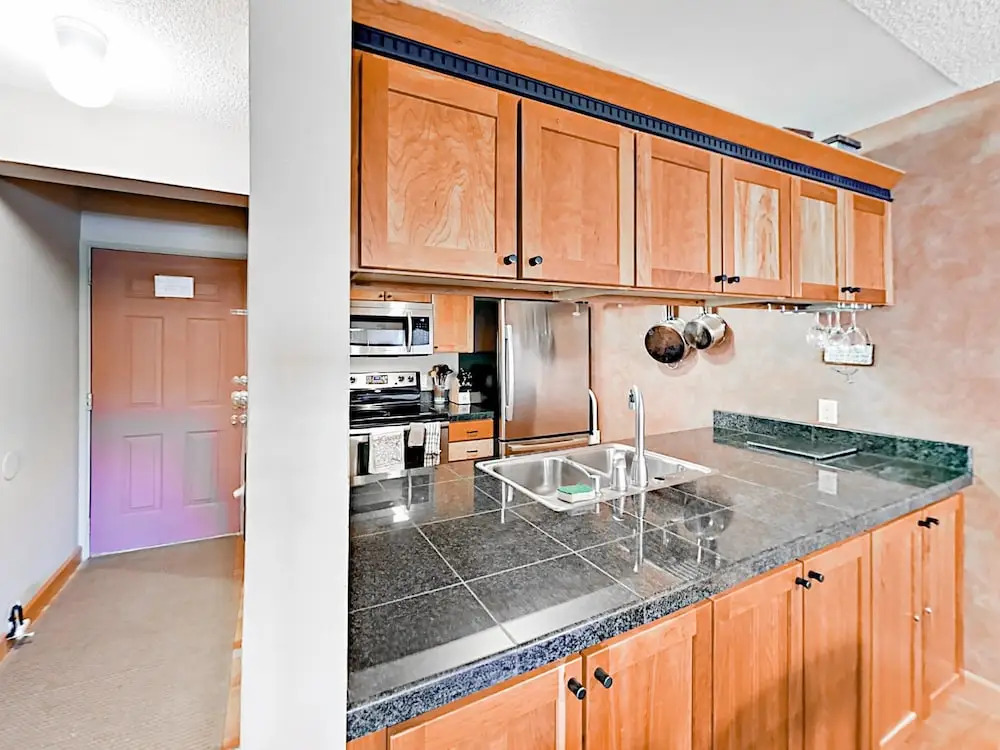 1001 Grandview Drive Condo Unit B22