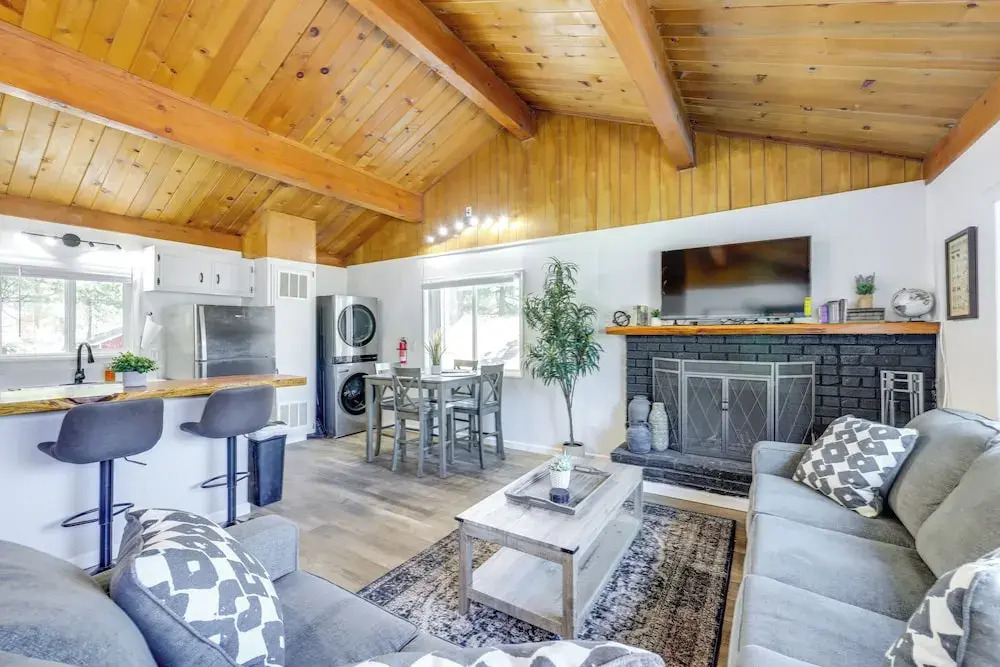Close to Skiing & Lake: Big Bear Mountain Getaway