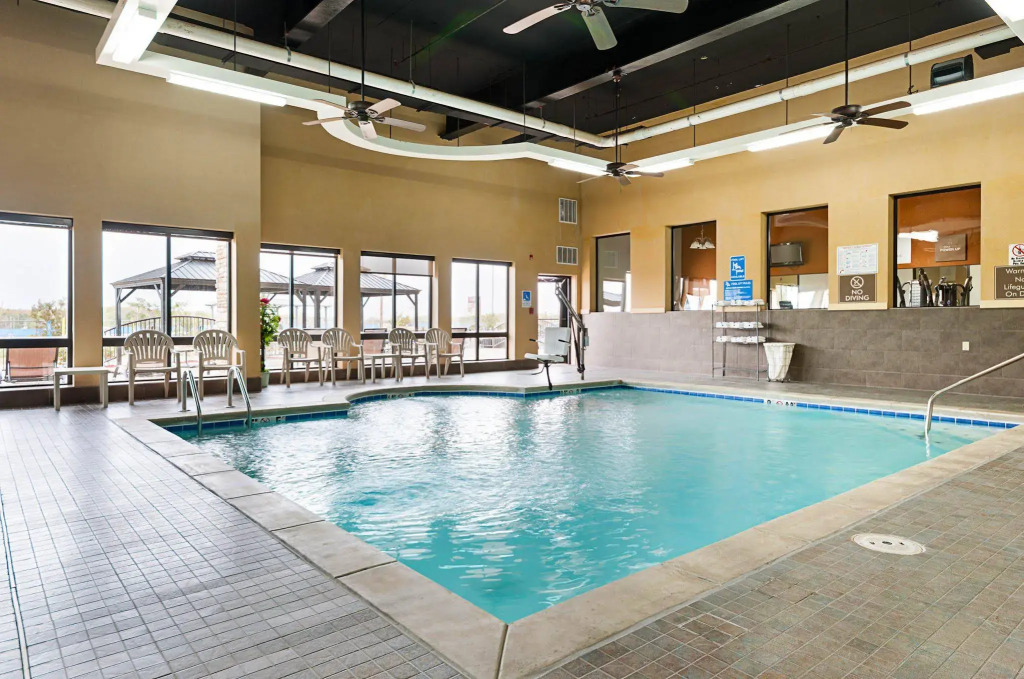 Comfort Suites Batesville