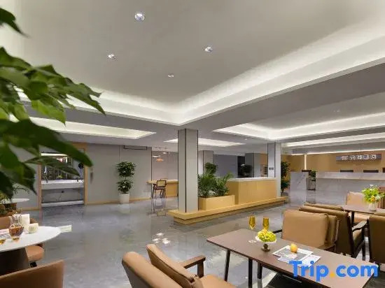 Silent Lost Horizon natural aesthetics Solo Courtyard Designer Hotel