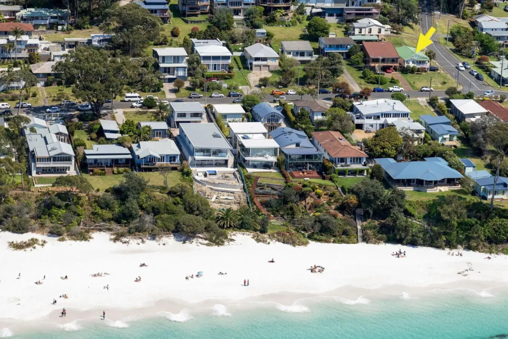 On Cyrus at Hyams Beach
