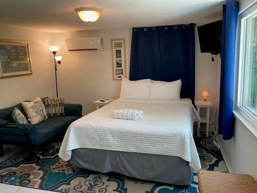 Seahorse Suite 1 Bedroom Villa by RedAwning
