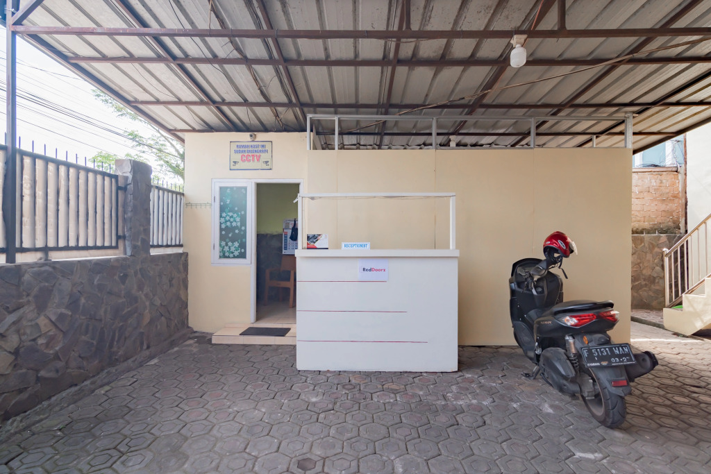 RedDoorz Syariah Near Tugu Pandanwangi Cianjur