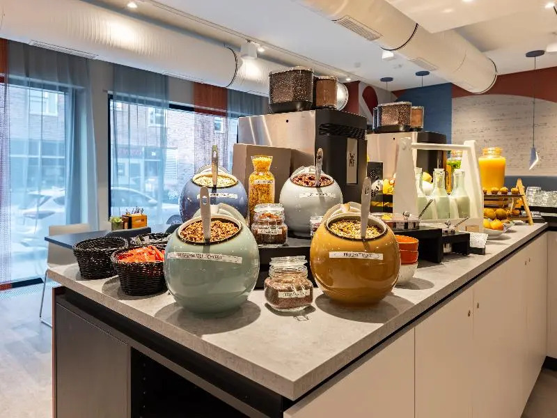 Holiday Inn - the niu Clink Hamburg Barmbek by IHG