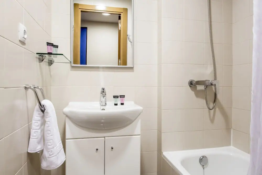 Residencia Universitaria Resa Hernán Cortés - Centro Adscrito a REAJ