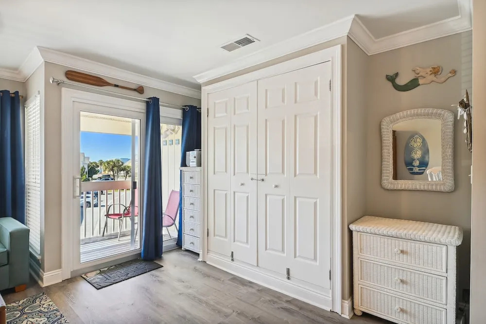 Sandpiper Cove 8245 Studio Bedroom Condo by RedAwning