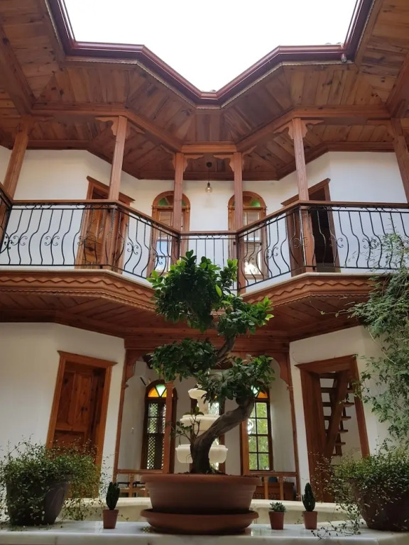 Room Kite Mansion