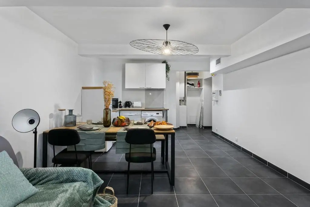 Saint Charles Apartments