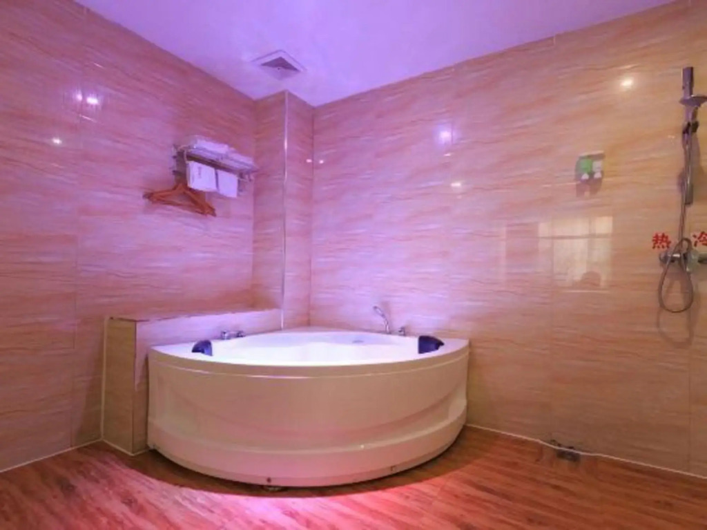 Laibin 555 City Boutique Hotel