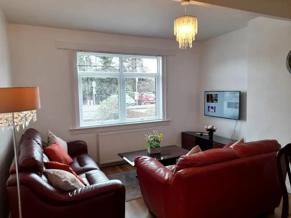 House-3br-garden-parking-near Inverness Castle