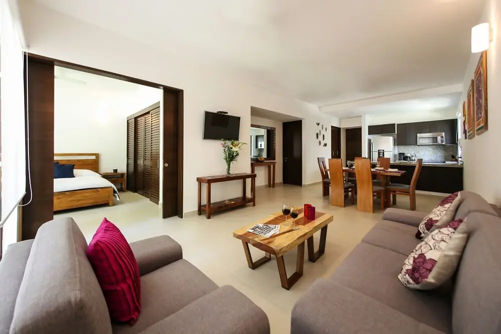 HIRA G2 Couples Retreat by Gate48