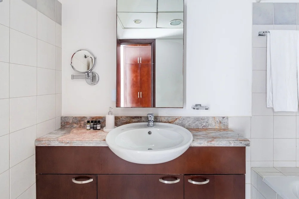 Gorgeous and Spacious 3BR With Full Marina Views!
