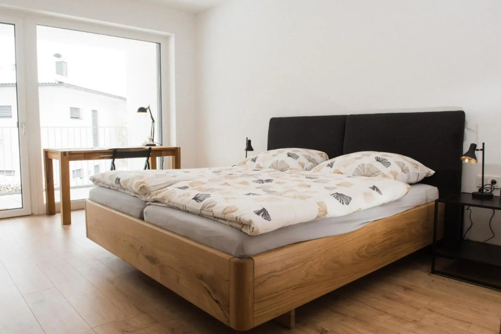 Ferienwohnung Bergsonne mit Sonnenbalkon und Tiefgaragen Parkplatz