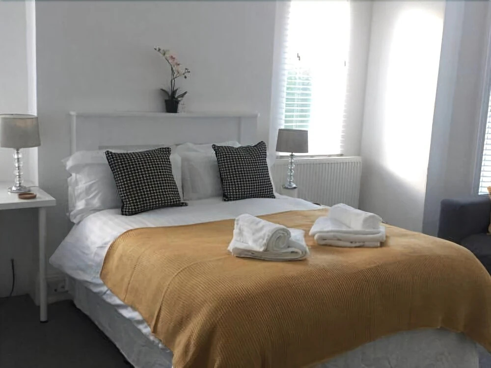 Golden Triangle Ensuites