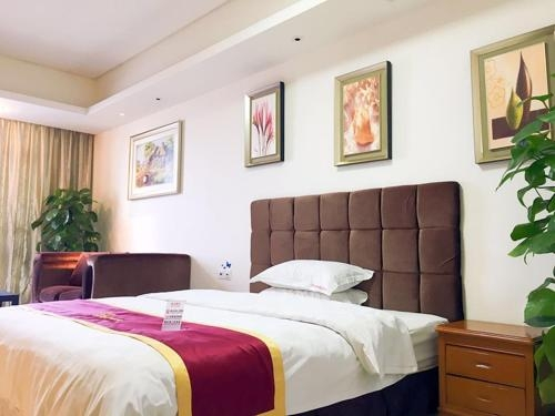 Golden Sunshine International Apartment Hesheng Plaza Branch