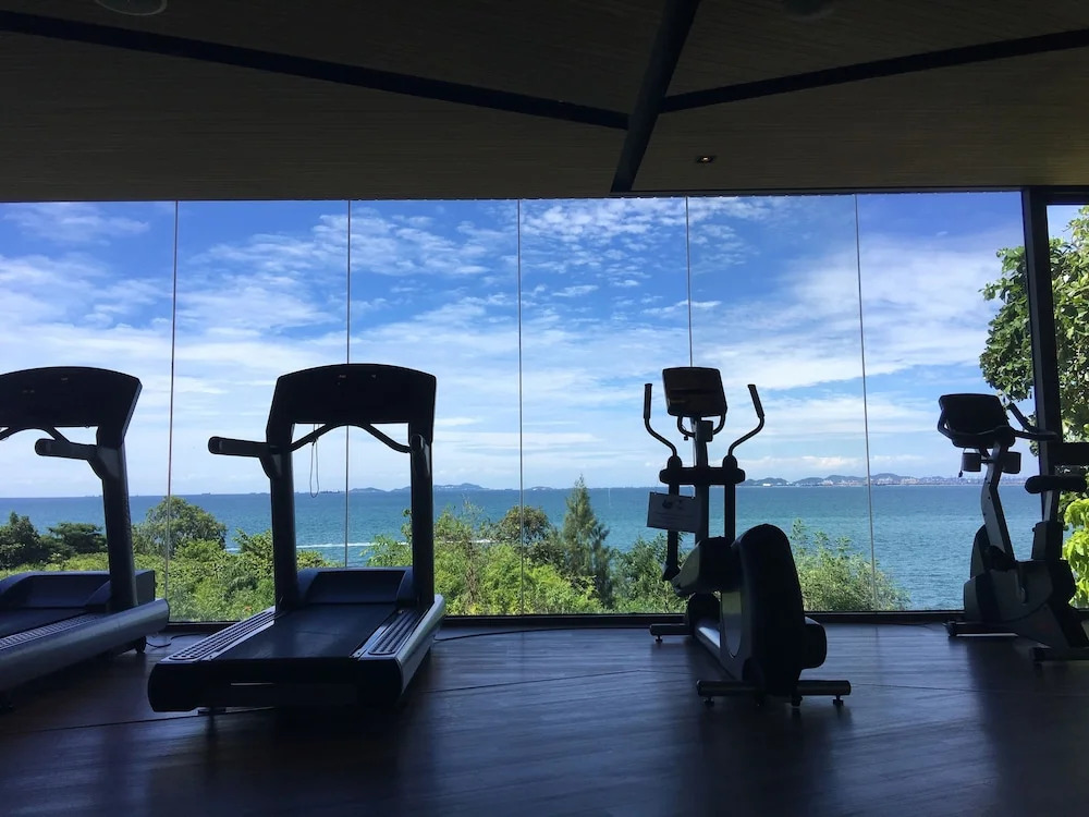 Beachfront Sea View Baan Plai Haad