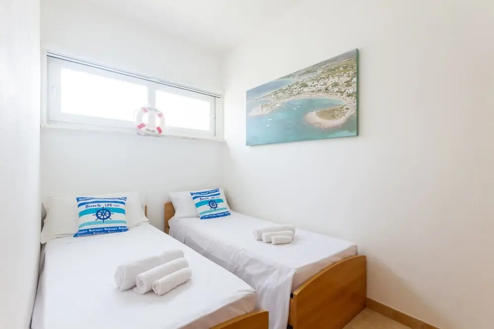 Luxury Holiday Home With Swimming Pool in Torre Lapillo No4684
