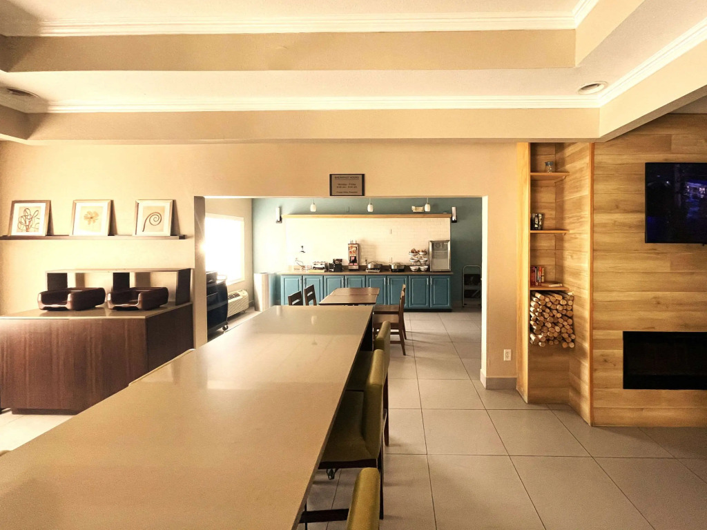 Country Inn & Suites by Radisson, Midway - Tallahassee West