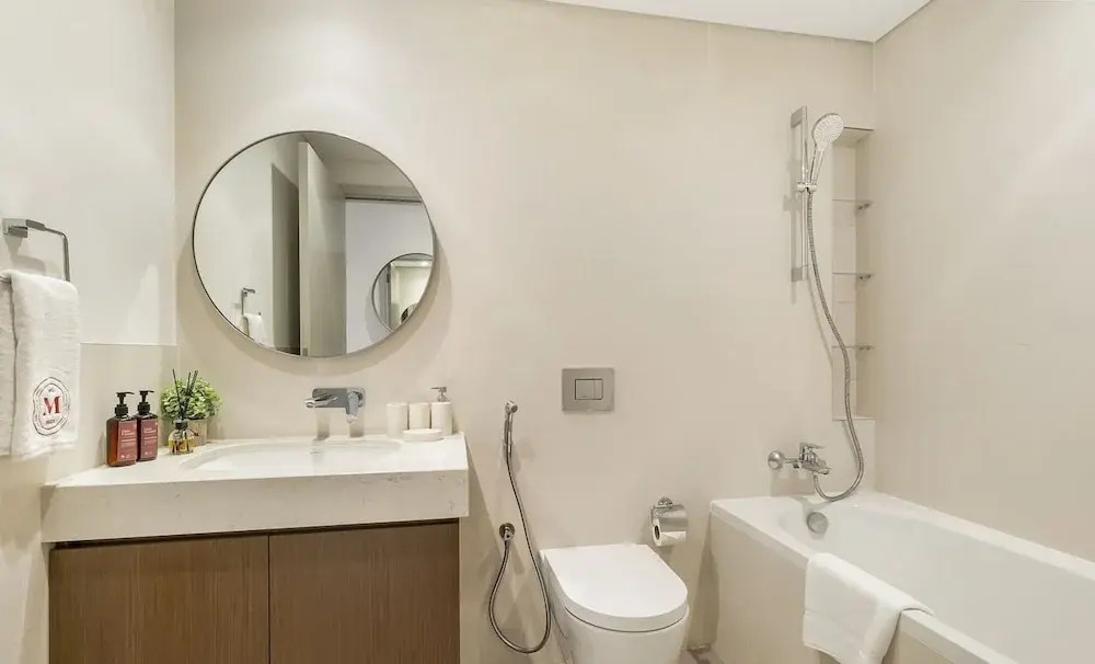 Modern 2BR w Direct Beach Access Emaar Beachfront
