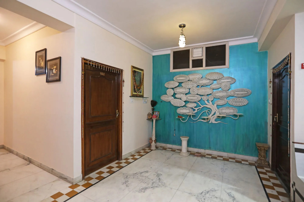 OYO 10326 Hotel The Indra INN