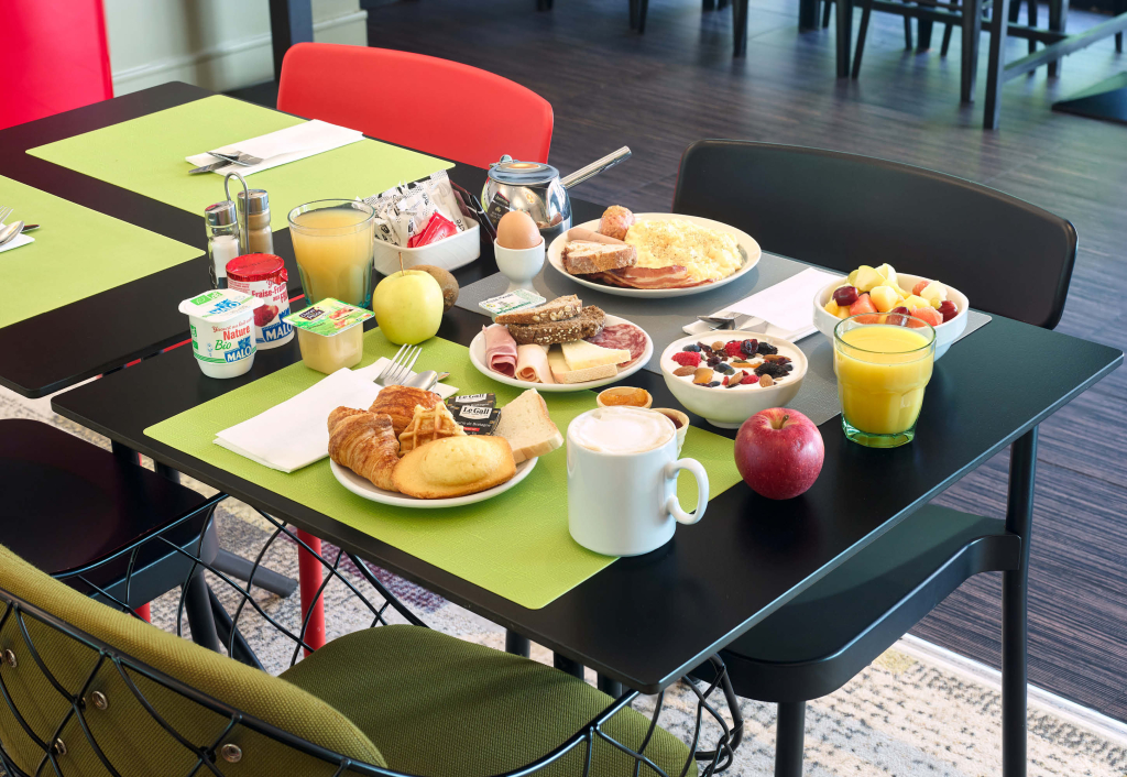 B&B HOTEL Saint-Quentin-en-Yvelines Centre Gare 4 étoiles