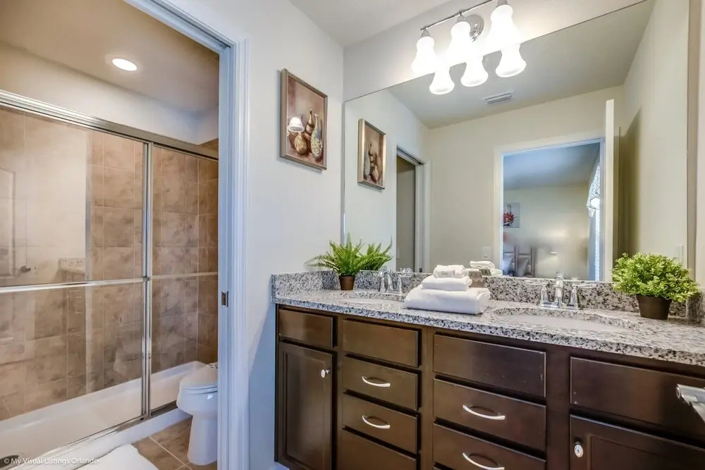 8875 Ultimate 8 Bedroom 6 Bathroom Windsor