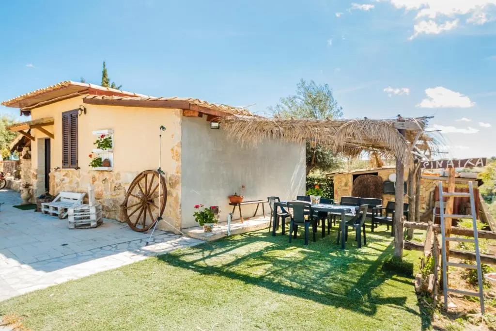 "The Cottage"with sea view, parking & wifi