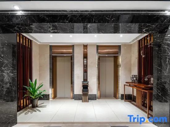 Yulong Garden Hotel (Zhenping Wandelong Plaza)