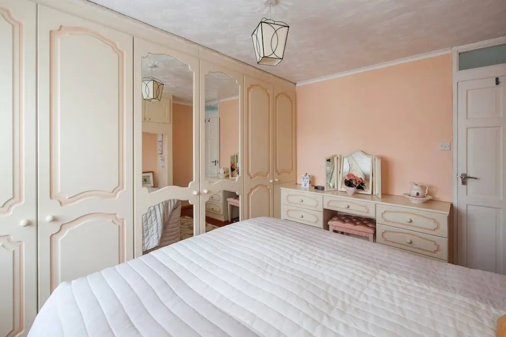 Family House Close to City Centre