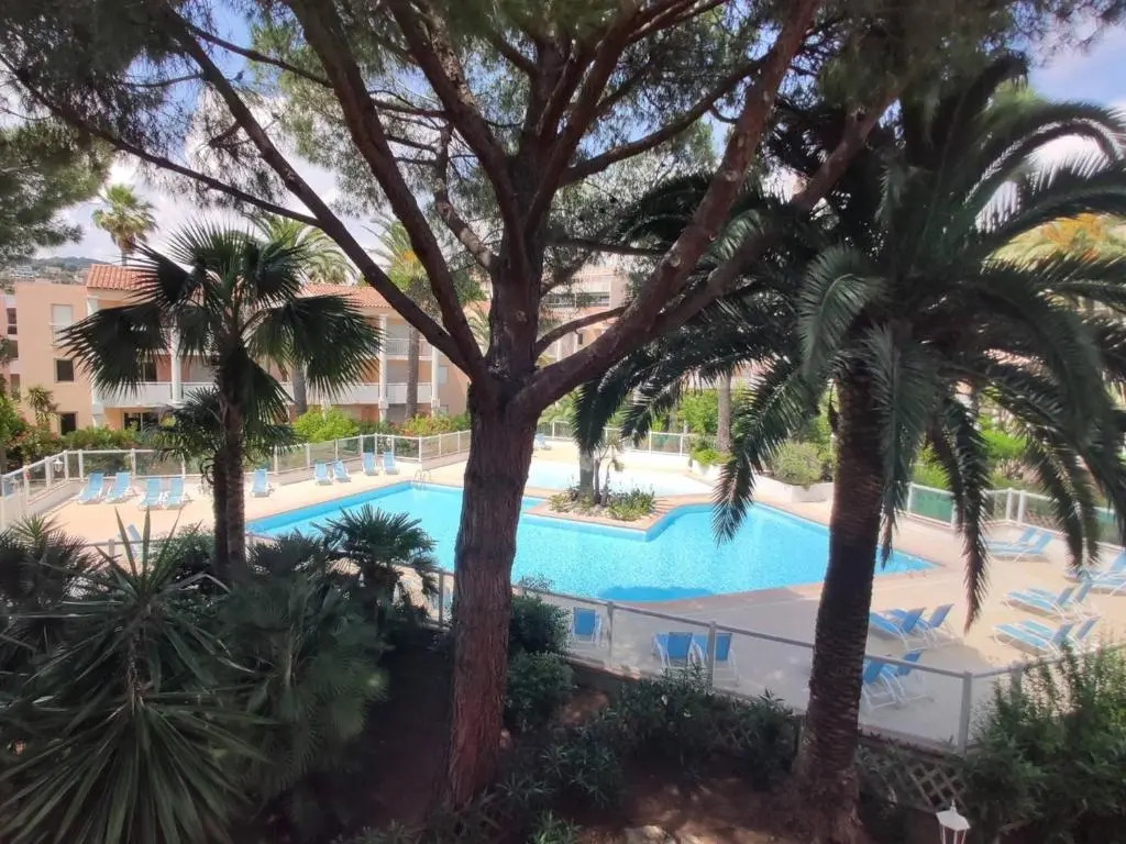 Appartement Golfe Juan, 2 pièces, 4 personnes - FR-1-252-140