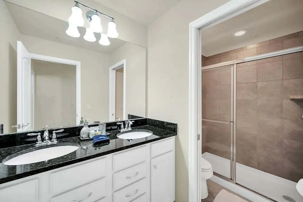 Glamorous Home, Private Pool Sleeps 14 Ww103