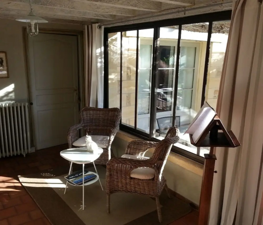 MAISON DE MARQUAY-MAISON DHOTES