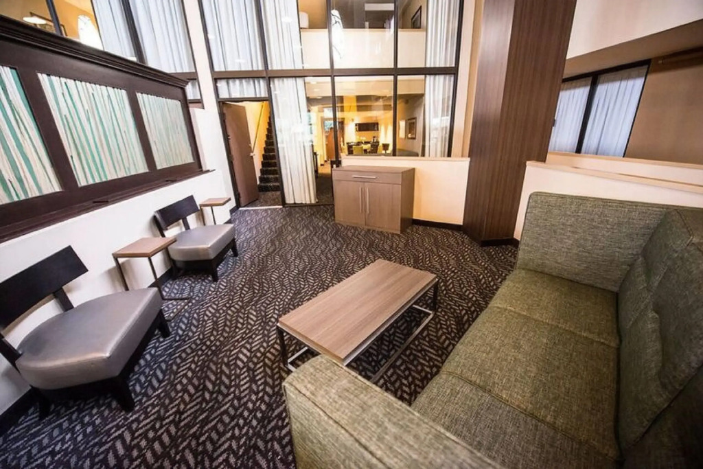 Wyndham Grand Executive Center Little Rock Airport