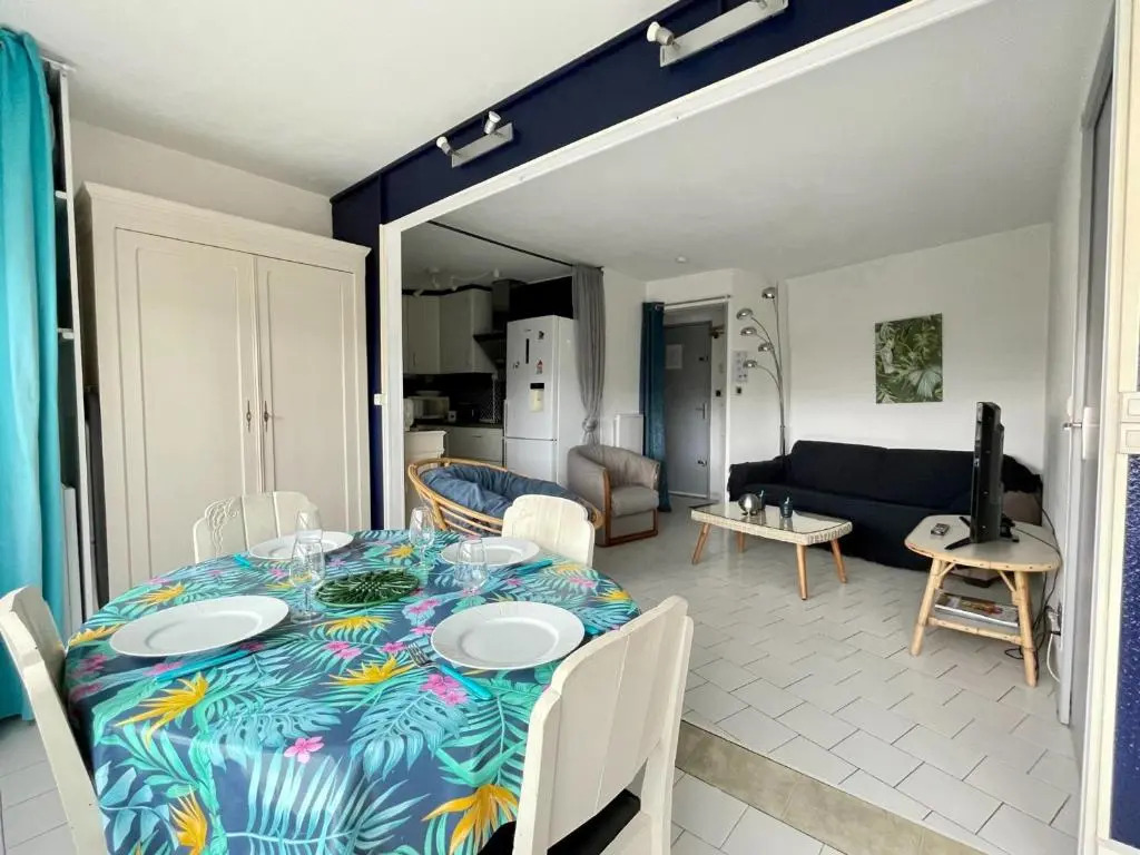 Appartement Sète, 2 pièces, 6 personnes - FR-1-338-60