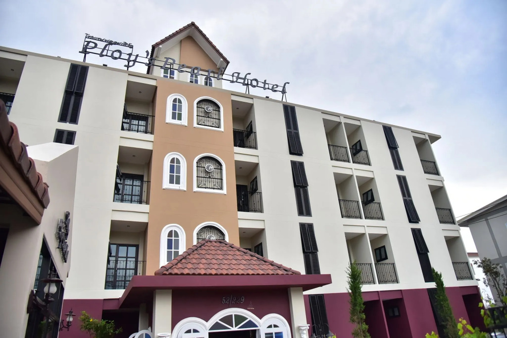 Ploy's Pearl Hotel