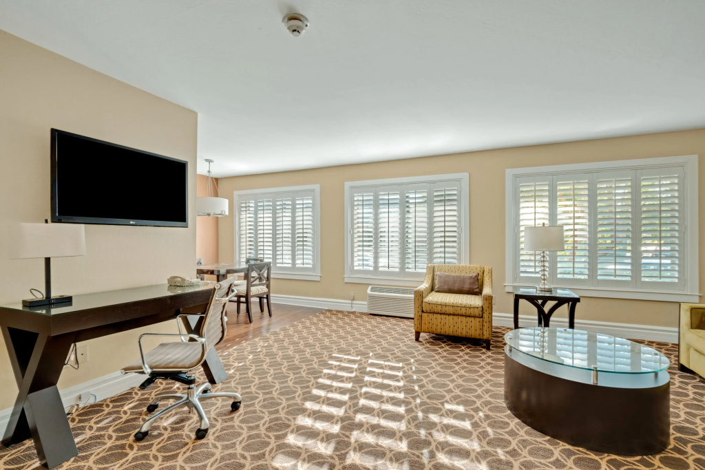 Marin Suites Hotel