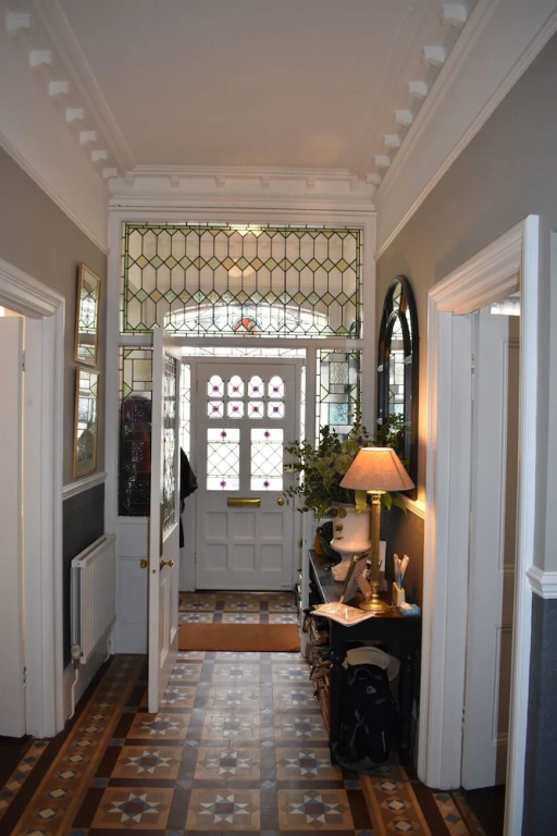 2 Bedroom Apartment With Garden in Brighton
