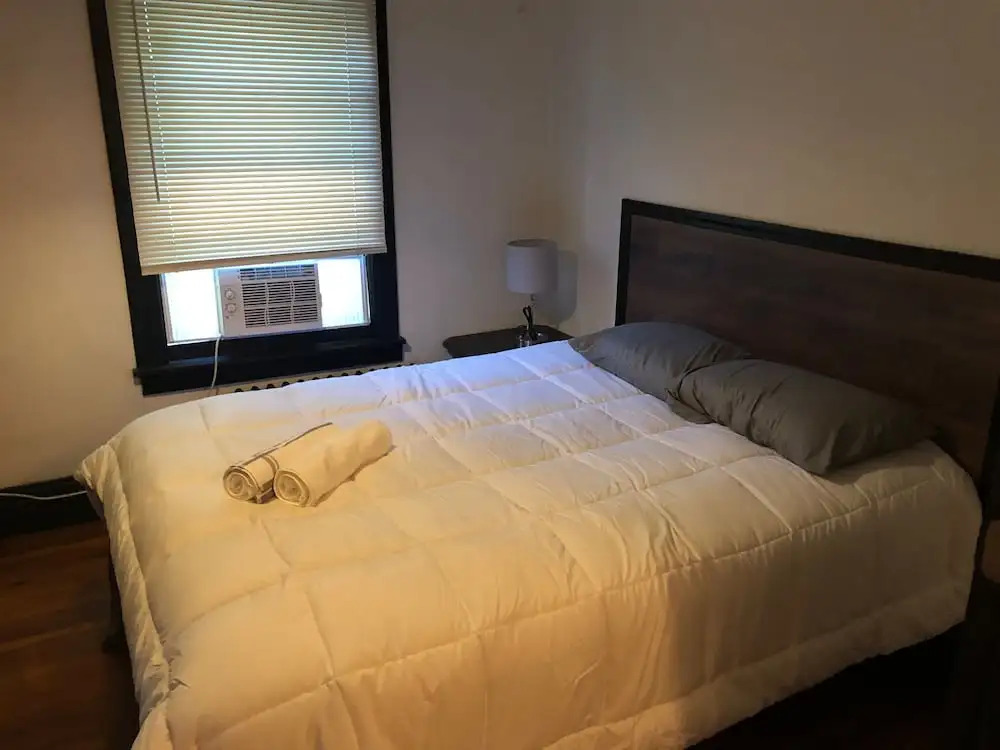 The 540 With Private Yard & Parking, Near Falls & Casino by Niagara Hospitality