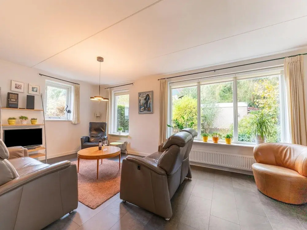 Free Holiday Home With big Garden