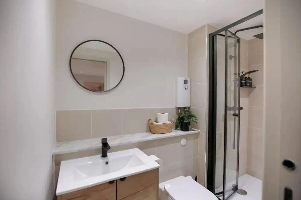 Lindenstone Apartments