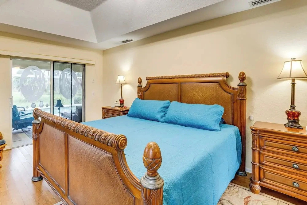 Beach Days & Fairways: Rotonda West Snowbird Home